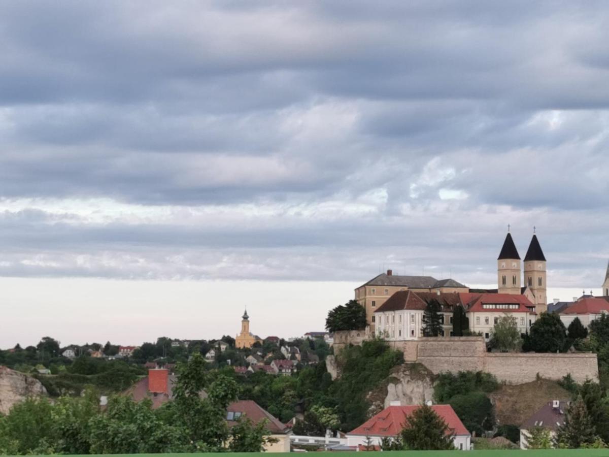 B6 Apartman Veszprém Buitenkant foto