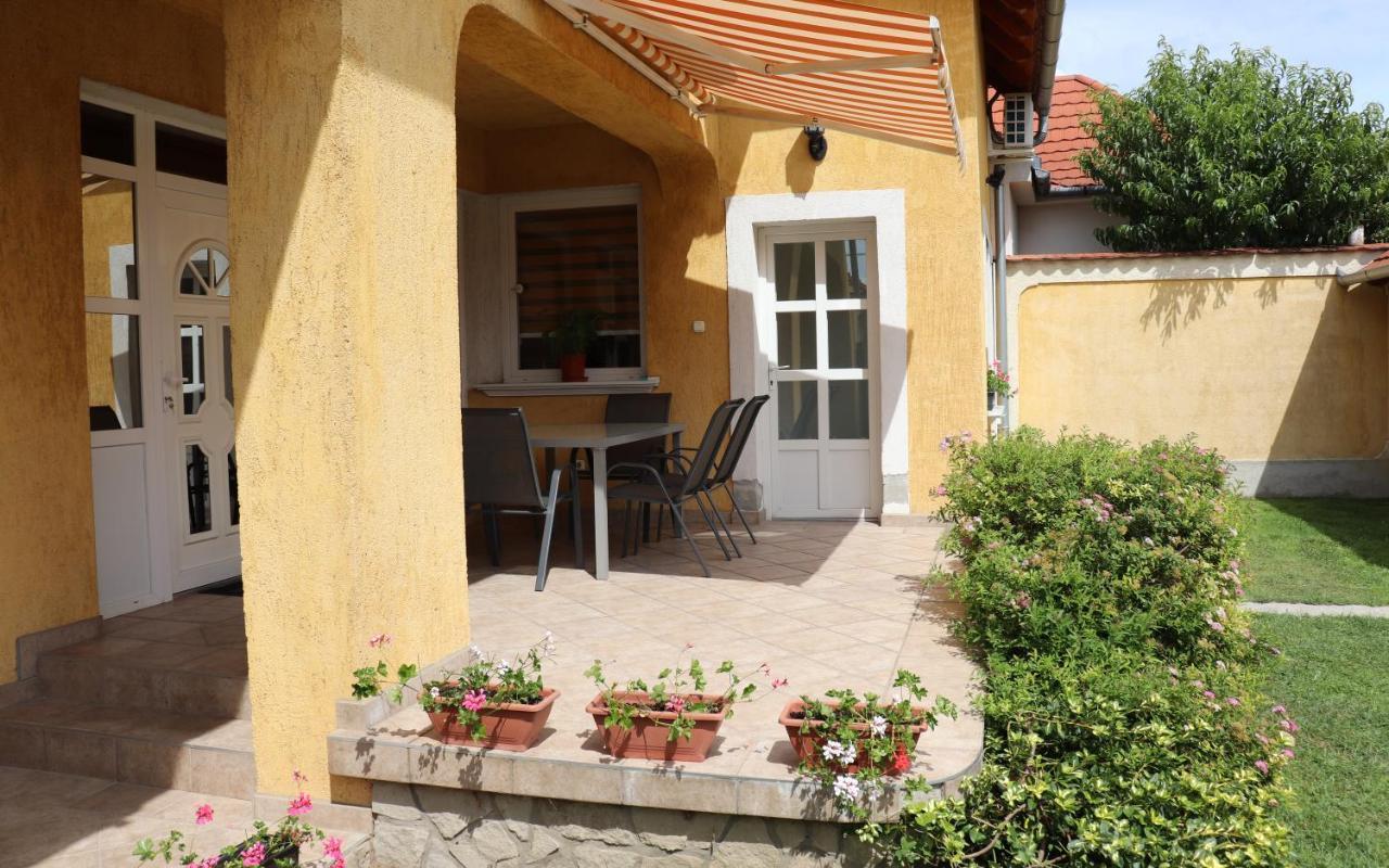 B6 Apartman Veszprém Buitenkant foto