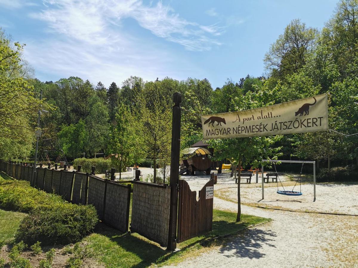 B6 Apartman Veszprém Buitenkant foto